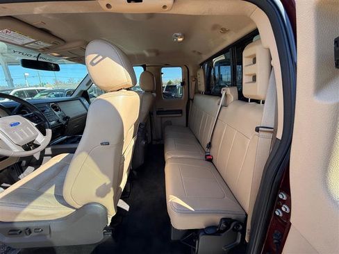 Used 2012 Ford F250 Lariat w/ Lariat Interior Pkg image 23