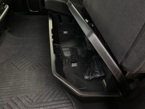 Used 2024 Chevrolet Silverado 1500 LT Trail Boss w/ Convenience Package II image 28