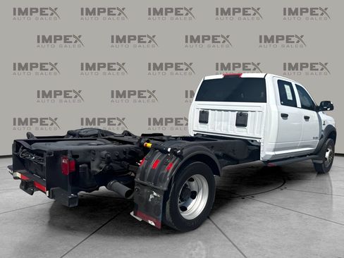 Used 2019 RAM 4500 Tradesman w/ Chrome Appearance Group RWD image 2