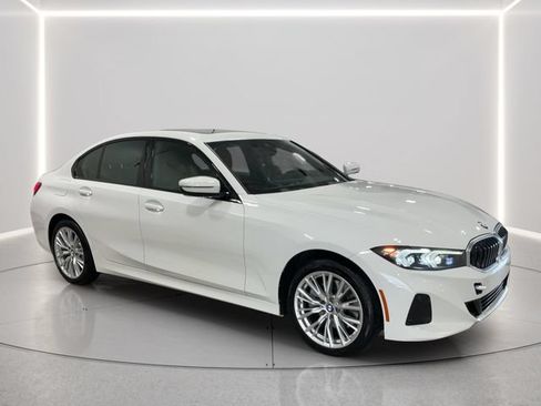 Used 2023 BMW 330i xDrive Sedan w/ Convenience Package AWD/4WD image 8