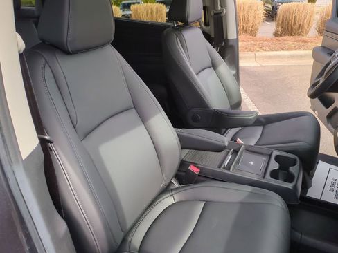 Used 2025 Honda Odyssey EX-L image 30