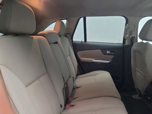 Used 2014 Ford Edge SE image 19