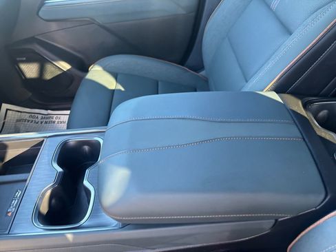 Used 2025 GMC Acadia AT4 w/ Super Cruise Package image 27