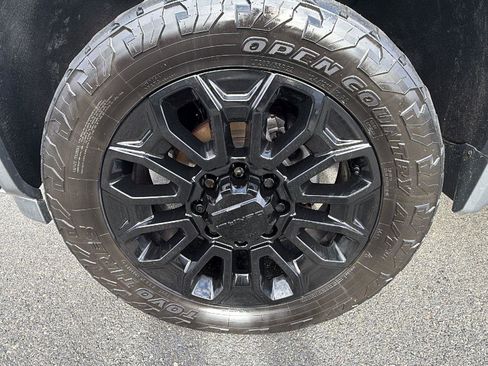 Used 2024 GMC Sierra 2500 Denali Ultimate w/ Snow Plow Prep/Camper Package image 9