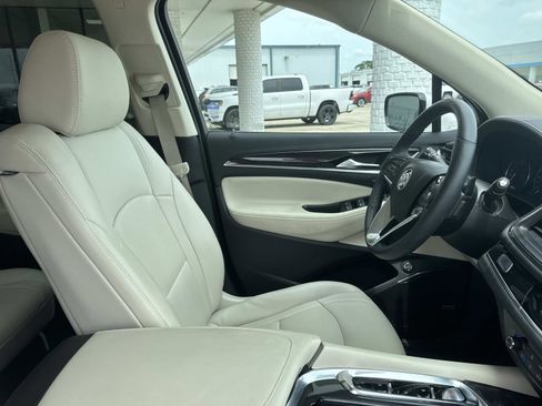 Used 2022 Buick Enclave Premium w/ Surround and Sites Package image 10