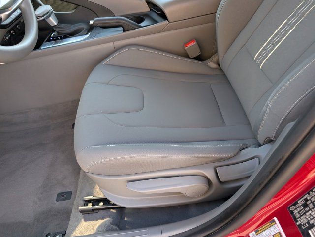Certified 2024 Hyundai Elantra SEL FWD image 17