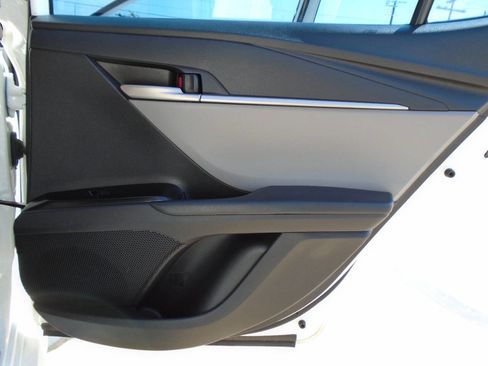 Used 2025 Toyota Camry LE image 30