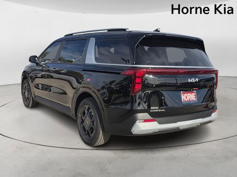 New 2026 Kia Carnival EX FWD image 5