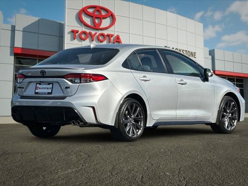 Certified 2026 Toyota Corolla SE w/ SE Package FWD image 3