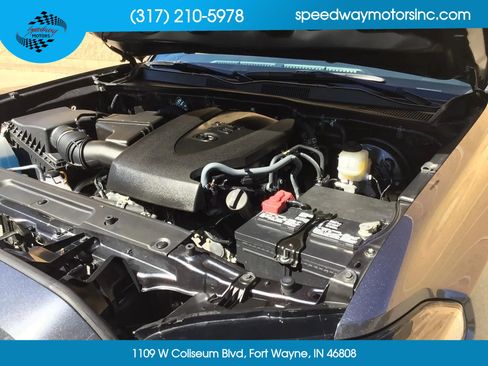 Used 2022 Toyota Tacoma TRD Off-Road image 21