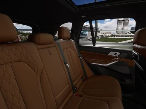 Used 2026 BMW X5 sDrive40i w/ M Sport Package image 41