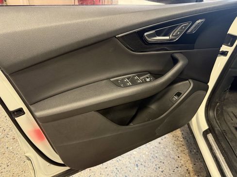 Used 2017 Audi Q7 2.0T Premium image 11