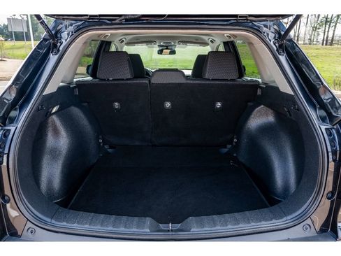 Used 2024 Toyota Corolla Cross LE image 14