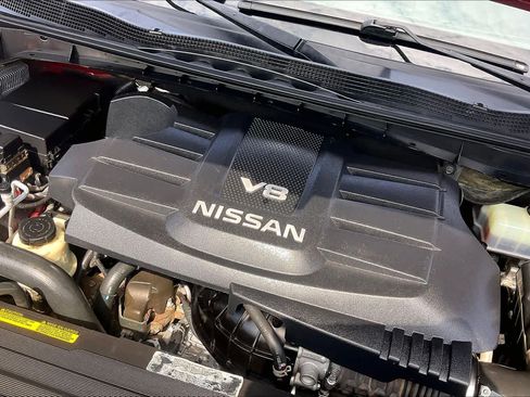Used 2018 Nissan Titan SV w/ SV Convenience Package RWD image 29