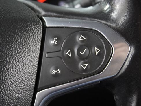 Used 2020 Chevrolet Traverse LT w/ Driver Confidence II Package AWD/4WD image 18