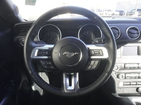 Used 2022 Ford Mustang Coupe image 9