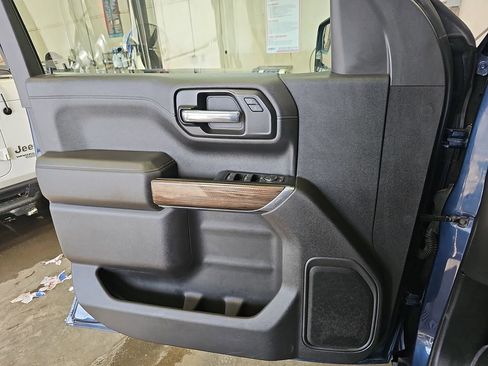 Used 2019 Chevrolet Silverado 1500 LT w/ All-Star Edition image 25