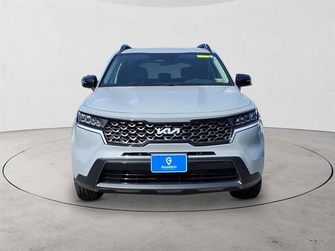 Used 2022 Kia Sorento S image 2