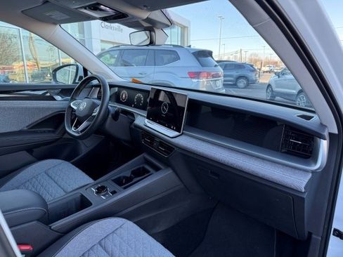 Used 2025 Volkswagen Tiguan S image 18