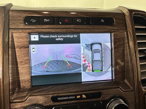 Used 2018 Ford F150 Platinum w/ Equipment Group 701A Luxury AWD/4WD image 39