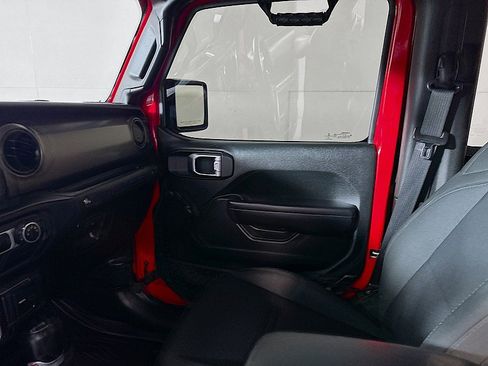 Used 2018 Jeep Wrangler Sport AWD/4WD image 22