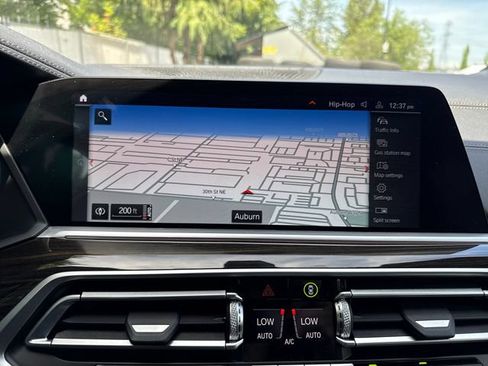 Used 2021 BMW X5 xDrive40i w/ Premium Package AWD/4WD image 14