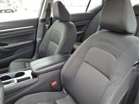 Used 2023 Nissan Altima 2.5 SV image 14