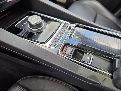 Used 2018 Jaguar F-PACE Premium AWD/4WD image 27