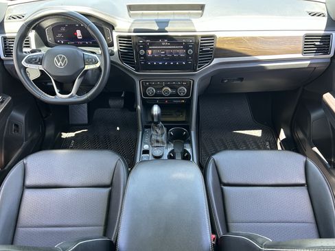 Used 2023 Volkswagen Atlas SE AWD/4WD image 13