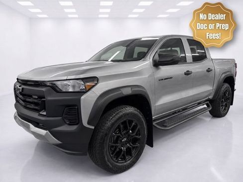 Used 2024 Chevrolet Colorado Trail Boss w/ LPO, Dark Essentials Package AWD/4WD image 1