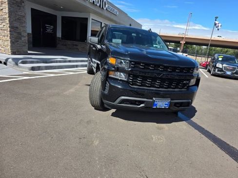 Used 2022 Chevrolet Silverado 1500 Custom image 9