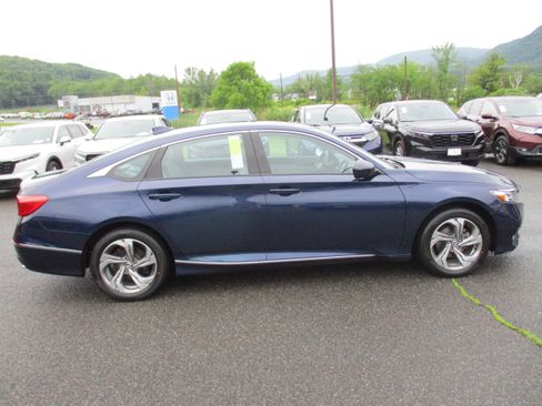 Certified 2020 Honda Accord EX image 4