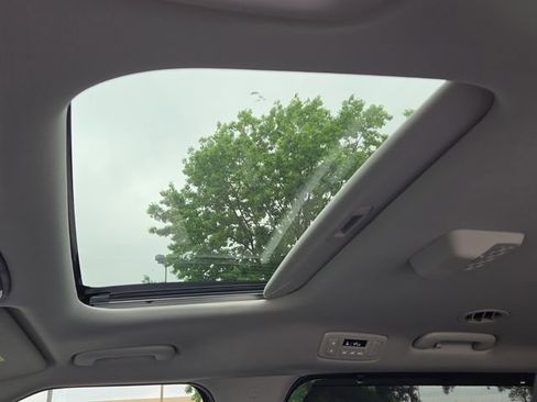 New 2026 Kia Carnival SX Prestige FWD image 6
