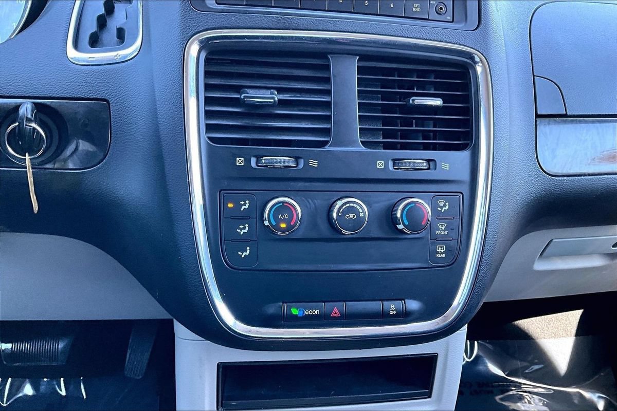 Used 2016 Dodge Grand Caravan SE w/ Quick Order Package 29E SE FWD image 28