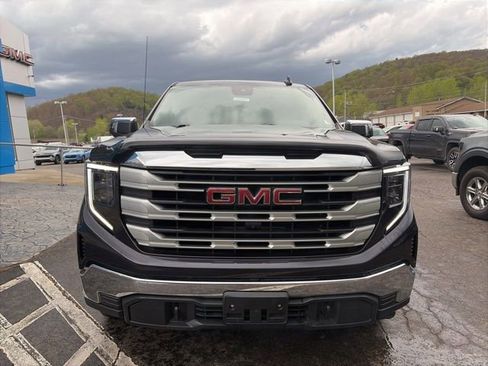 Used 2022 GMC Sierra 1500 SLE w/ Preferred Package AWD/4WD image 2