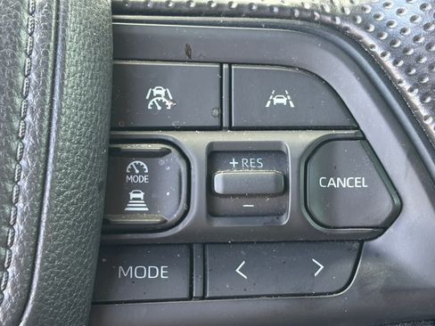 Used 2025 Toyota Tacoma SR5 AWD/4WD image 12