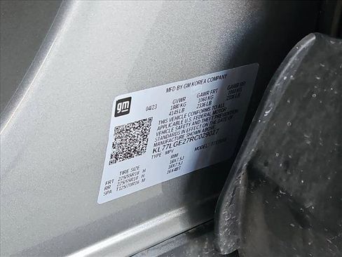 Used 2024 Chevrolet Trax RS w/ Sunroof Package FWD image 25