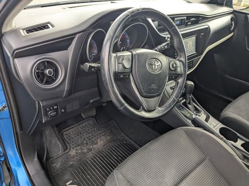 Used 2018 Toyota Corolla iM image 16