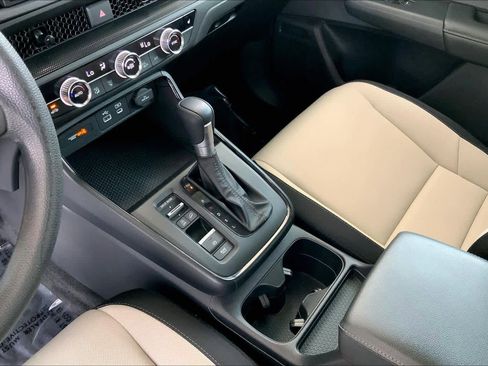 Used 2025 Honda CR-V EX image 17