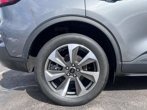 Used 2024 Ford Escape Platinum w/ Premium Technology Package AWD/4WD image 18