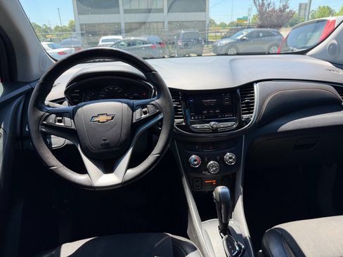 Used 2022 Chevrolet Trax LT w/ Redline Edition AWD/4WD image 16