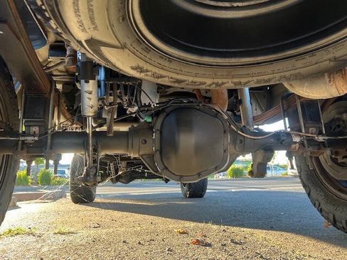 Used 2017 Ford F250 Lariat w/ Chrome Package image 25