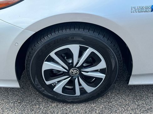 Used 2019 Toyota Prius Prime Advanced FWD image 40