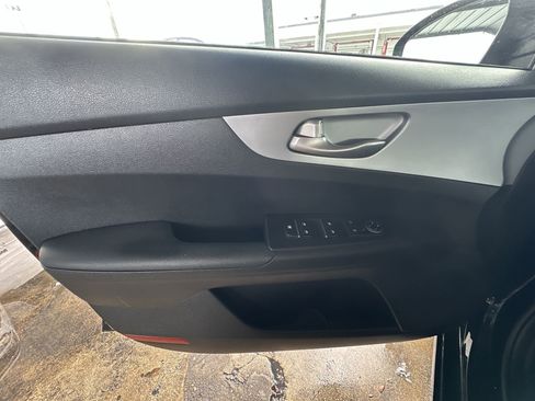 Certified 2023 Kia Forte LXS image 32