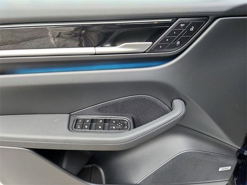 New 2025 Porsche Macan 4 Electric image 15