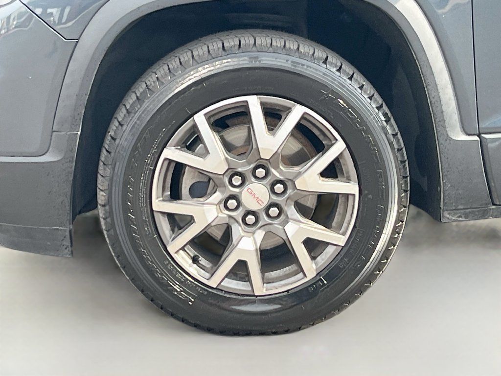 Used 2020 GMC Acadia SLE w/ Driver Convenience Package FWD image 32