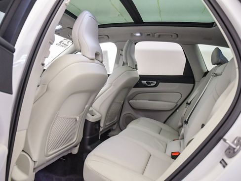 Certified 2025 Volvo XC60 T8 Plus w/ Protection Package Premier image 18