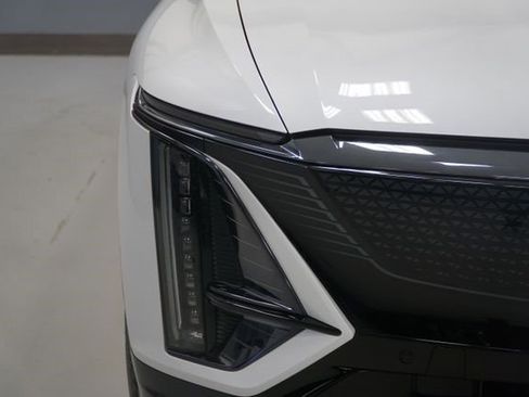 Certified 2024 Cadillac Lyriq Sport AWD/4WD image 12
