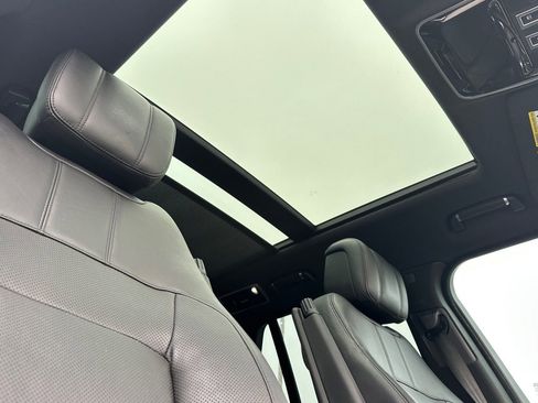 Used 2019 Land Rover Range Rover Supercharged AWD/4WD image 19