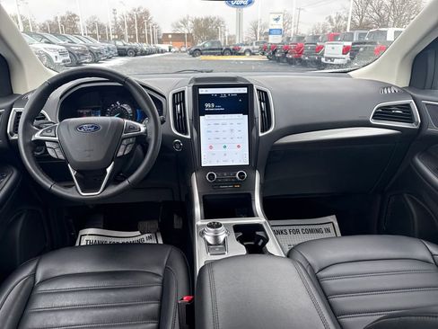 Used 2024 Ford Edge SEL w/ Convenience Package image 18